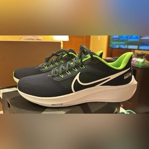 Nike Zoom Pegasus 39 Seahawks New with Box